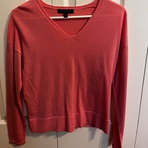 Banana Republic sweater. Size small. In perfect condition
